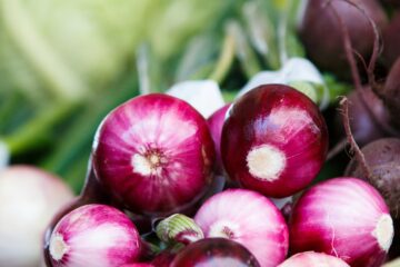 La cipolla rossa di Tropea: storia, caratteristiche e ricette